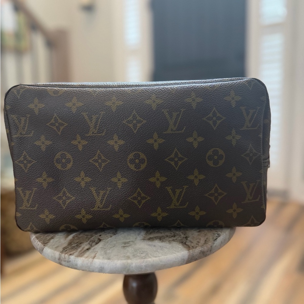 LOUIS VUITTON toiletry 28 - Picture 3 of 8
